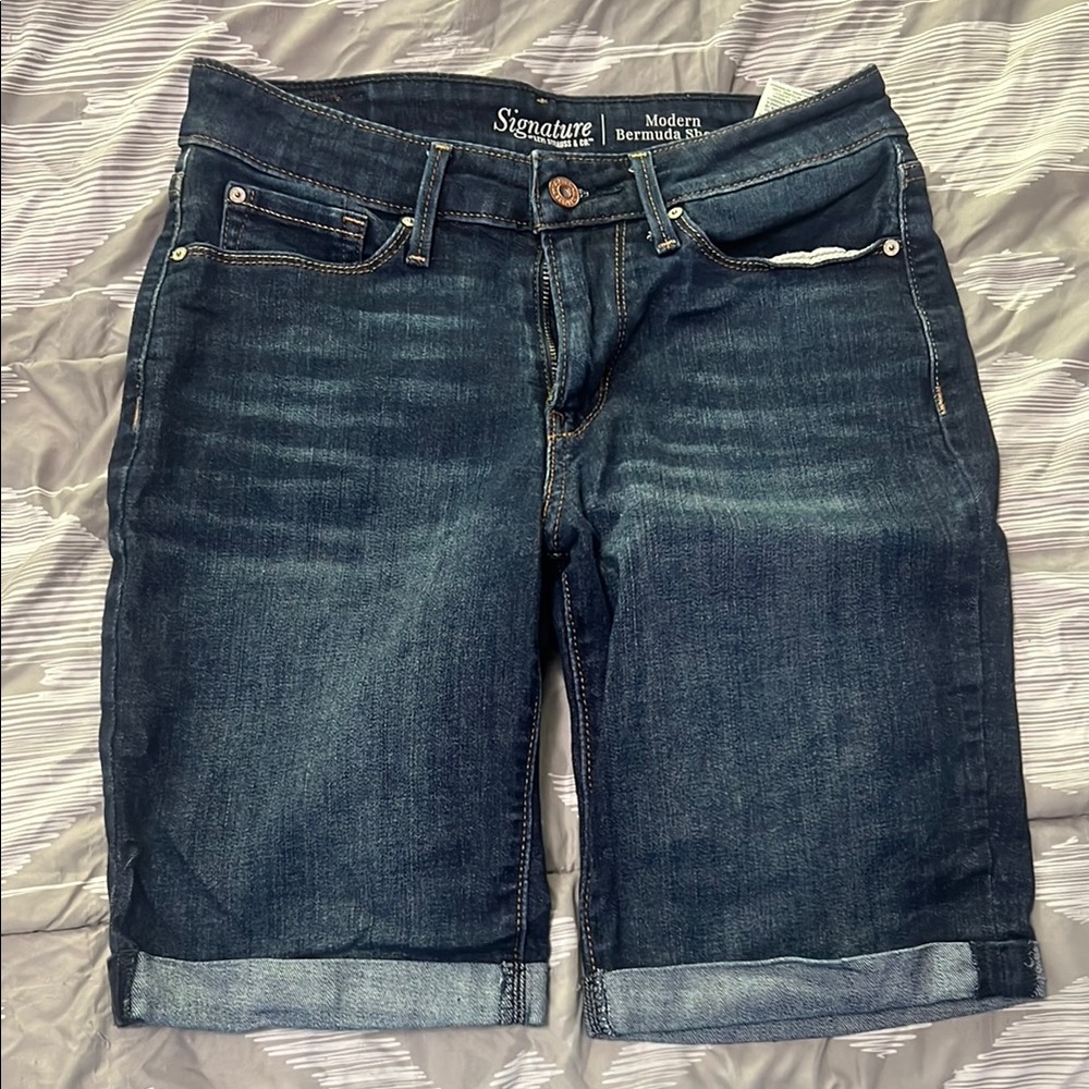 Signature Blue Bermuda Shorts Classic Style - size 4/W24
